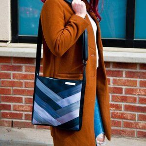 Women's Seatbelt Crossbody Bag